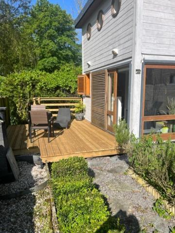 Gite Et Chambre D'Hote Gussignies Exterior photo