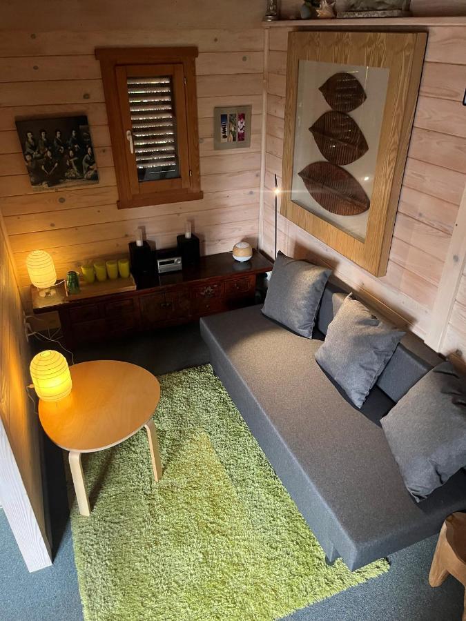 Gite Et Chambre D'Hote Gussignies Exterior photo
